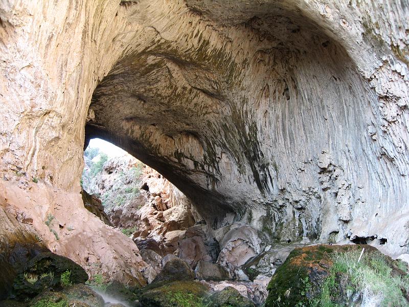 Tonto Natural Bridge 137.jpg